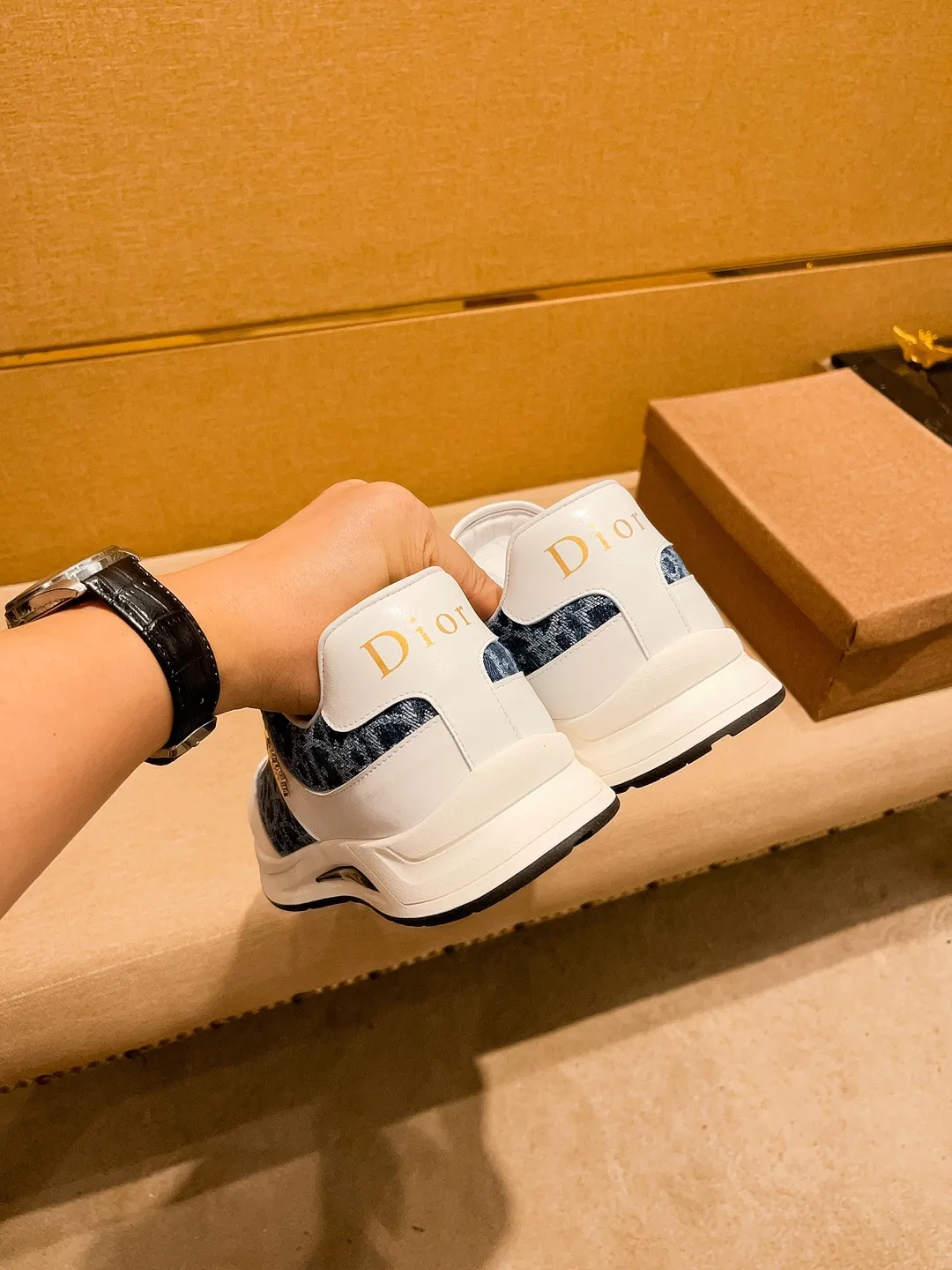 Men's shoes 💰 420💰🔥【Dior】🔥High-end brand of men's shoes official website 1:1 latest masterpiece: the upper is made of Italian imported first-layer cowhide with technical cloth fabric, the original comfortable and breathable lining ➕the original non-slip and wear-resistant outsole🔥, making walking more convenient and comfortable! An exclusive new model, a stunning work, a beautiful 1:1 replica [color] compared to the official quality! Create a fashionable personality to set off your uniqueness! A must-have for trendy men! Classic🔥Size: 38-44 Color: 🔥 2⃣️colors available🔥